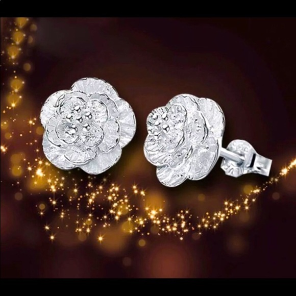 New!! Exquisite 925 Silver Rose Earrings. - Picture 2 of 5